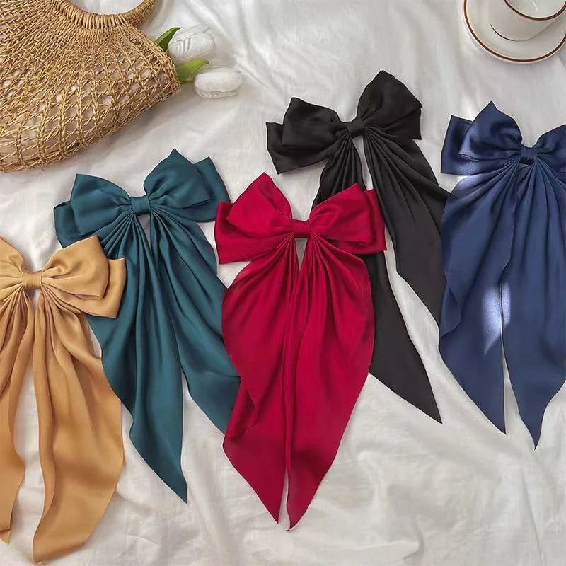 Elegant Satin Bow Hair Clip Adds Retro Glamour to Any Look!