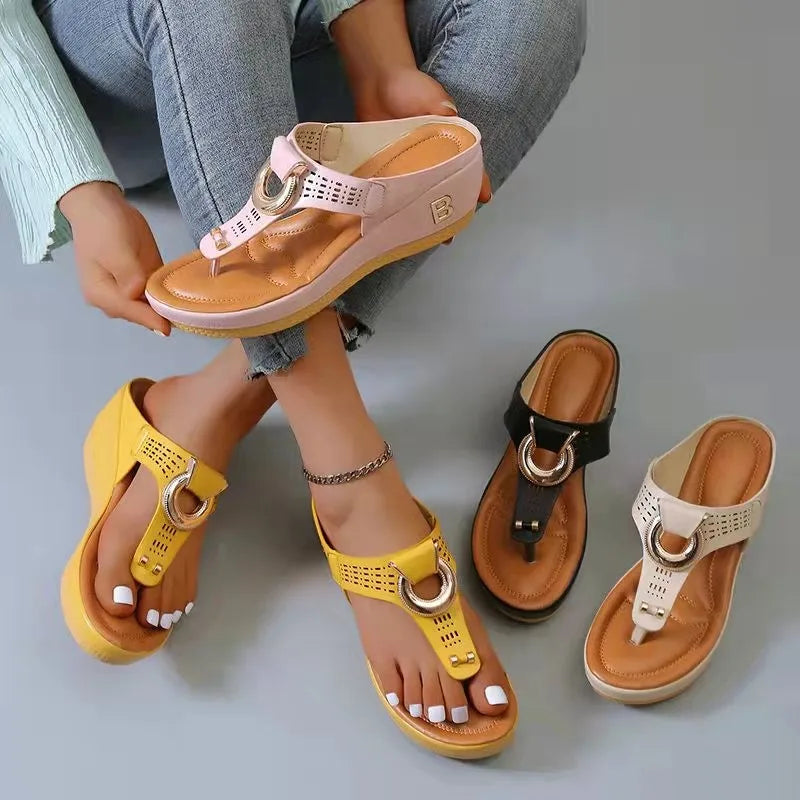 2024's Trendiest Women's Sandals & Flip Flops!"