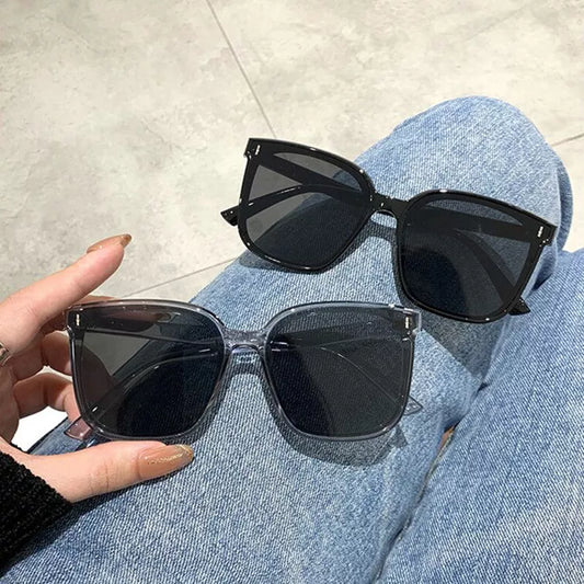 Stylish Square Sunglasses - Designer Luxury Eyewear for Women!